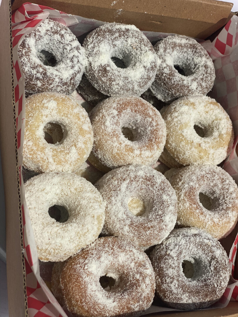 Box of 12 milky baked Doughnuts - Image 2