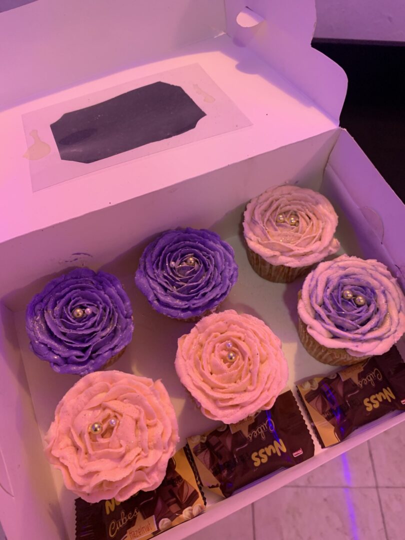 Box of Six Cupcakes Floral