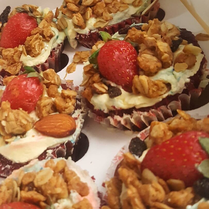 Box of Six Cupcake  (Strawberry and Nuts)