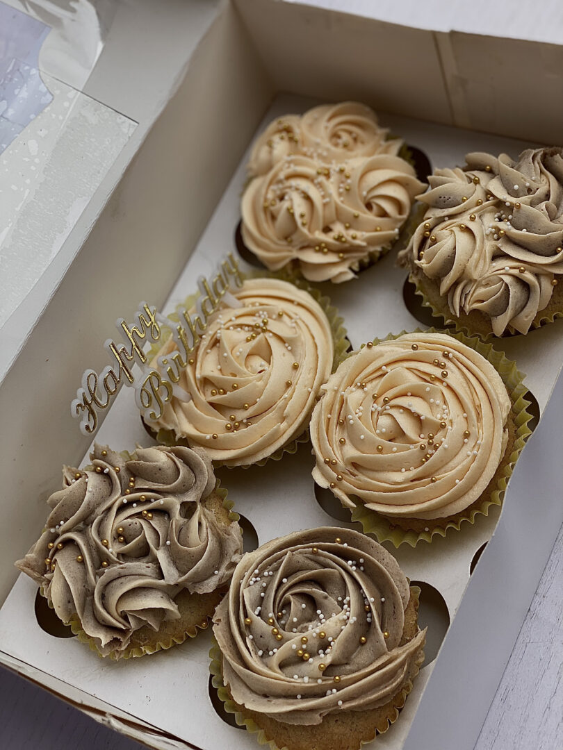 Box of six cup cake