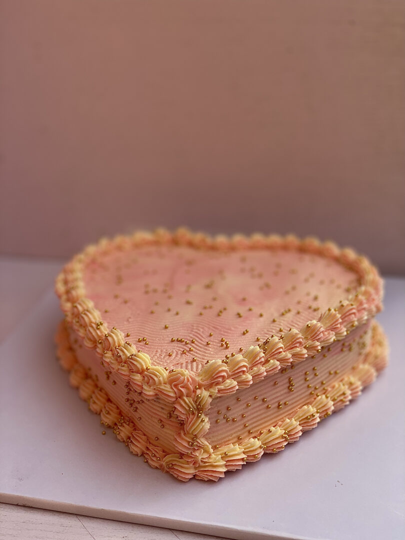 Single layer heart shaped cake